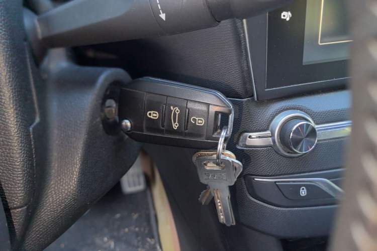 Used Peugeot 408 2015 1.2T Automatic Luxury Edition Vehicle Key