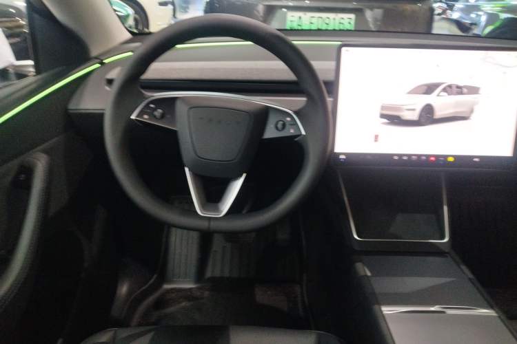 Used Tesla Model Y 2025 Rear-Wheel-Drive Version