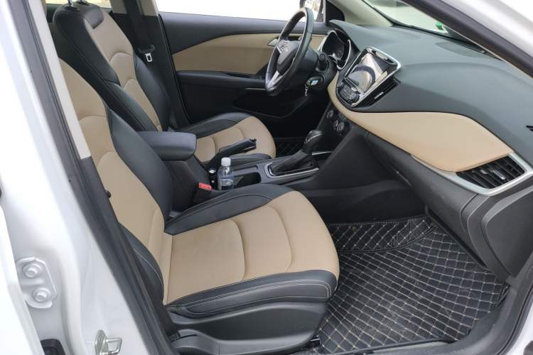 Used Chevrolet Monza 2022 320 Automatic Enjoyment Sunroof Version Right Front Seat