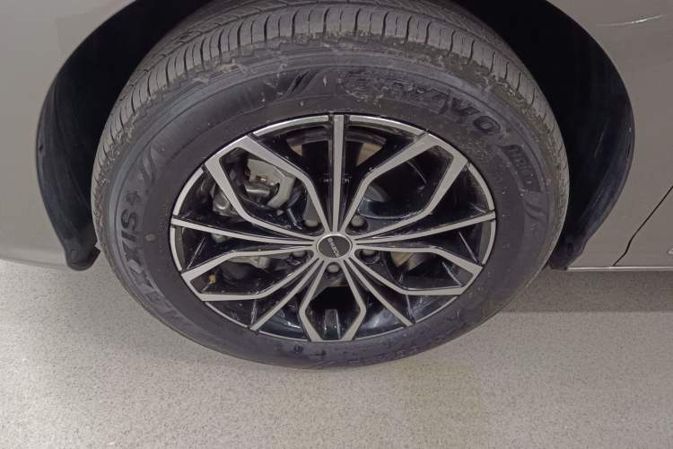 Used Roewe iMAX8 New Energy 2025 1.5T DMH Lu Zun Deluxe Edition Exterior 4