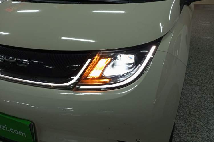 Used BYD Dolphin 2023 420 km Fashion Edition
