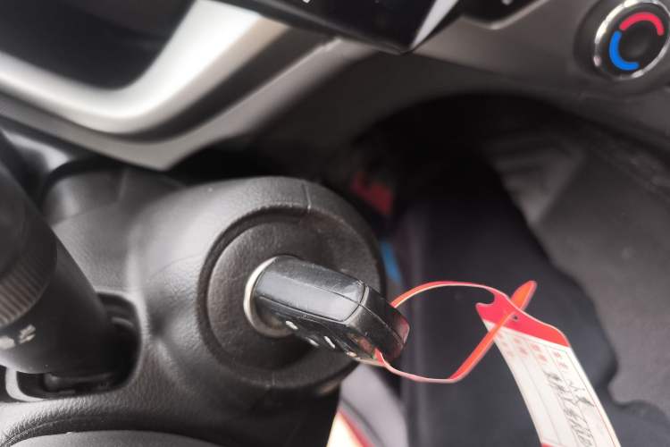 Used Chevrolet Aveo Sonic 2014 Sedan 1.4SL AT Fashion Edition Interior 1