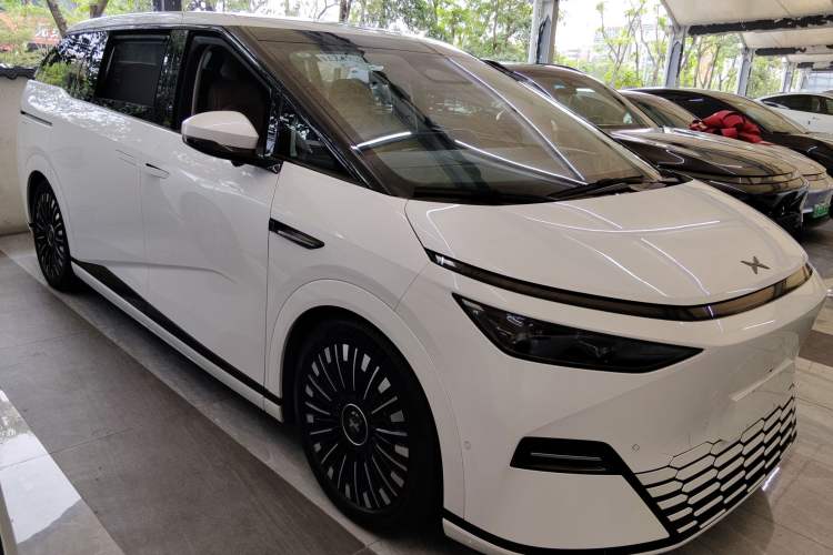 Used XPeng X9 2025 740 Ultra-Long Range Max
