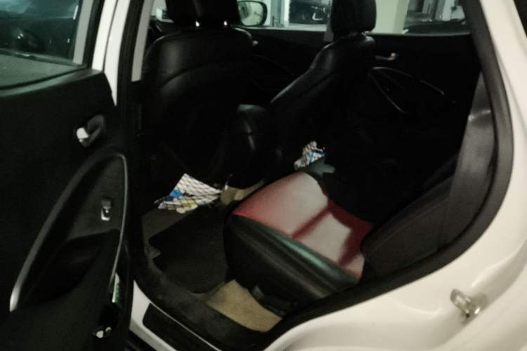 Used Hyundai Santa Fe 2013 2.4L Manual Two-Wheel Drive Comfort Version