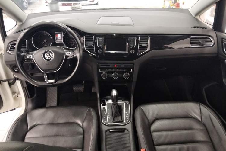 Used Volkswagen Golf 2015 1.4TSI Sportsvan
