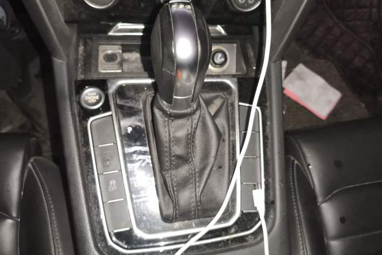 Used Volkswagen Magotan 2018 330TSI DSG Advanced Model Gear Lever