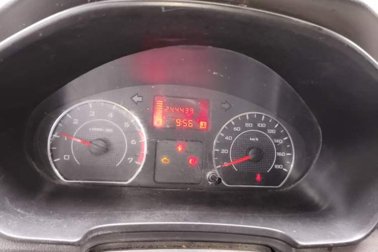 Used Wuling Hongguang V 2019 1.5L Jingqu Edition Sealed-Window Vehicle China VI LAR
