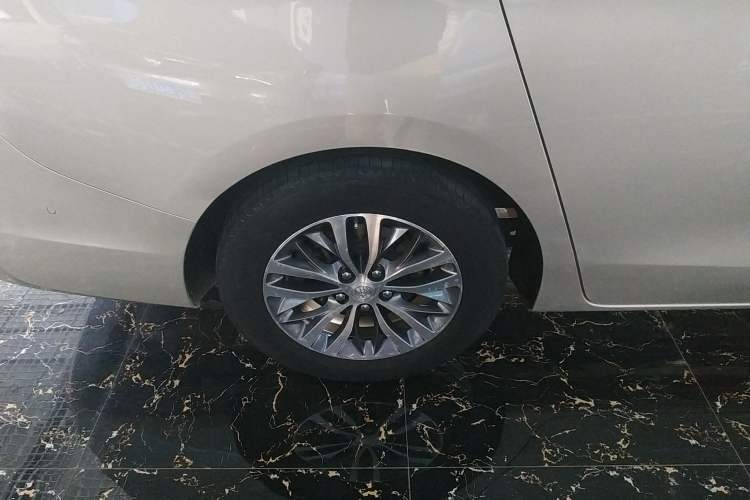 Used Buick GL8 2021 ES Land Cruiser 653T Luxury Edition
