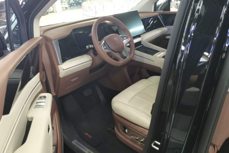 Used BYD Xia 2025 DM-i 1.5T 180km Beyond Edition Left Front Seat