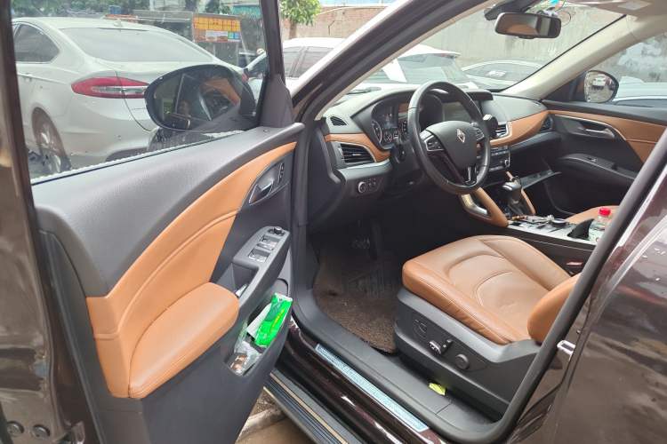 Used BORGWARD BX7 2016 28T Two-Wheel Drive Luxury Version 5 Seats
