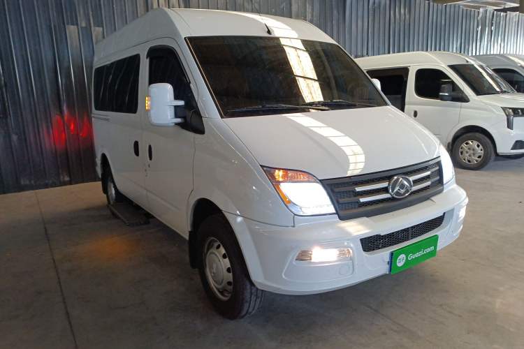 Used SAIC MAXUS Xintu V80 2023 2.0T Manual Classic Aoyuntong Power Version Short Wheelbase Mid-Height 5/6-Seater