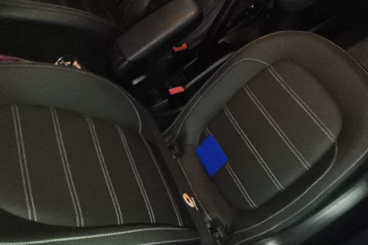 Used smart fortwo 2018 0.9T 66 kW Hardtop Sharp Edition China V Interior 4