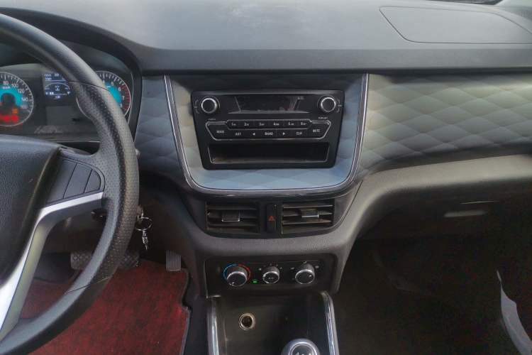 Used Jinbei Gold Hiace 2021 1.5L Passenger Van Engineering Lion Model Central Air Conditioning Version 9 Seats
