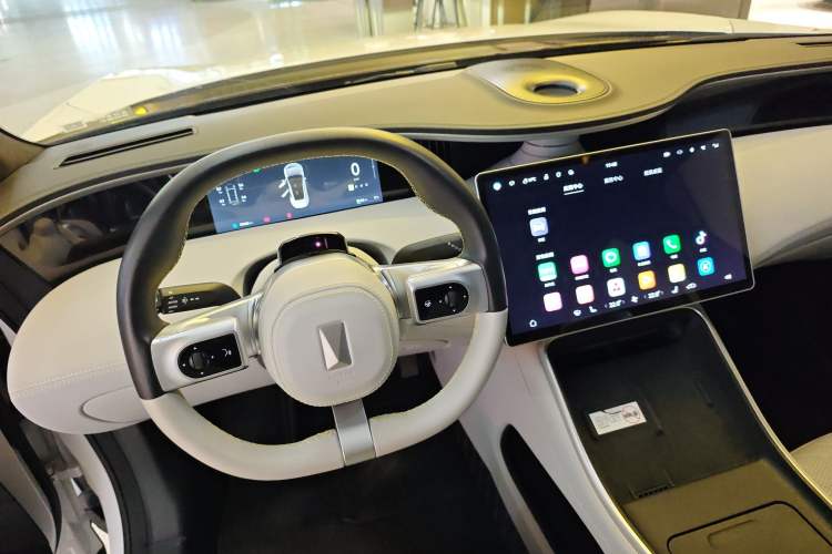 Used Avatr 11 2023 Harmony 90-degree Rear-wheel Drive Edition Gear Lever