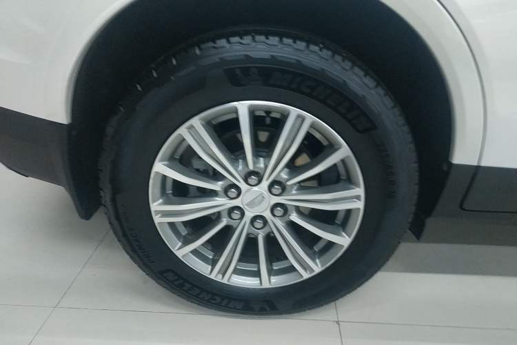 Used Cadillac XT5 2017 Anniversary Edition 25T Luxury Model