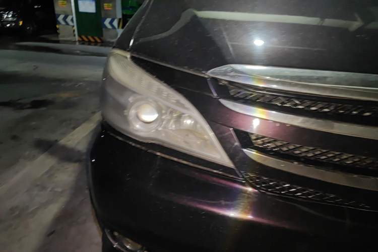 Used Jinbei Grace 2010 2.4L 3rd Generation Zunling Standard Version 9 Seats 9 Seats 4RB2 Right Front Headlight