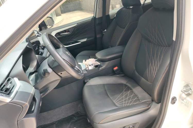 Used Toyota RAV4 2024 2.0L CVT Two-Wheel Drive Fashion Plus Edition