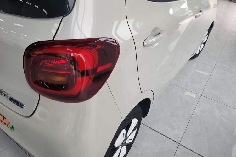 Used Wuling Hongguang MINIEV 2025 Four-Door Version Advanced Edition Exterior 3