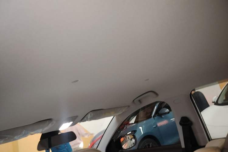 Used Wuling Bingo PLUS 2024 330 km Range Five-Seater Version
