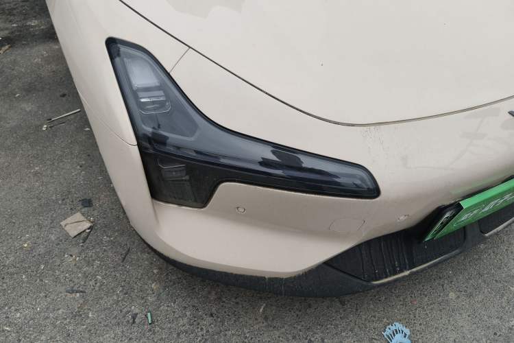 Used XPeng MONA M03 2024 620 with Ultra-Long Range Right Front Headlight