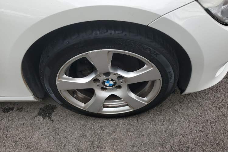 Used BMW 3 Series 2011 320i Coupe Right Front Wheel Hub