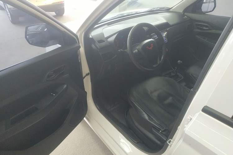 Used Wuling Hongguang 2021 1.5L Revised S Base Version with Electric Power Steering LAR