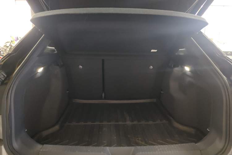 Used Volkswagen ID.4 CROZZ 2021 Long-Range PRO Two-Wheel Drive Version