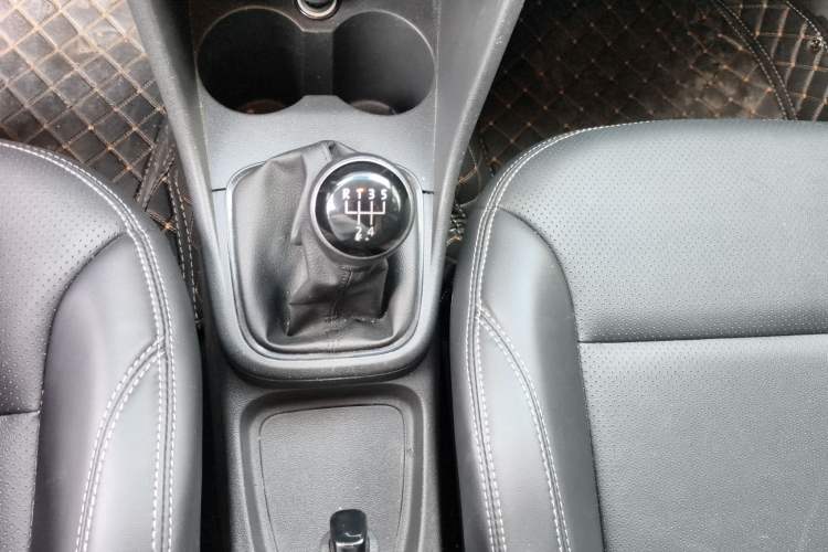 Used Volkswagen Polo 2016 1.4L Manual Fashion Model
