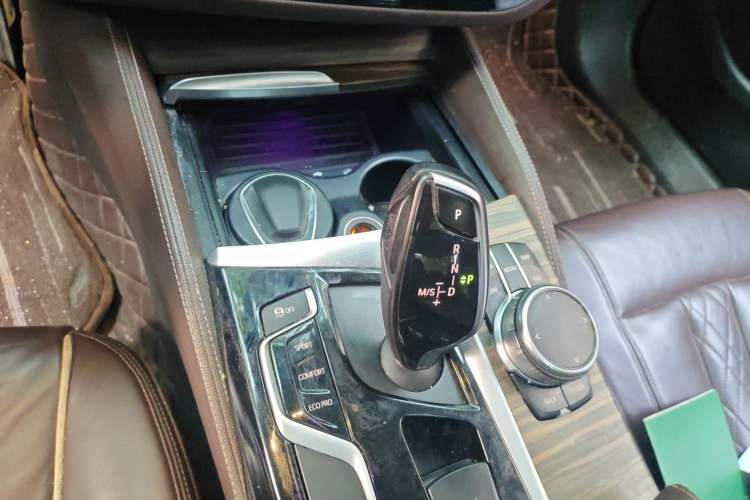 Used BMW 5 Series 2018 530Li Leading Edition Luxury Package Gear Lever