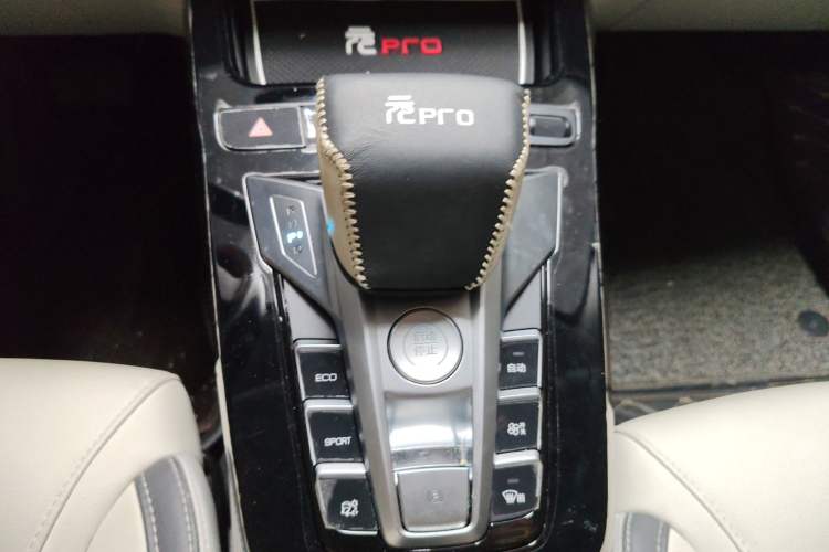 Used BYD Yuan Pro 2021 401 km Luxury Version Gear Lever