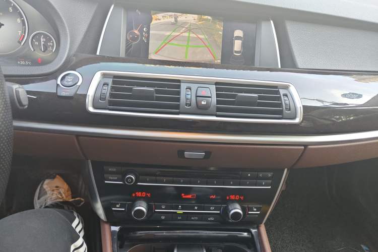 Used BMW 5 Series GT 2015 528i Leading Model