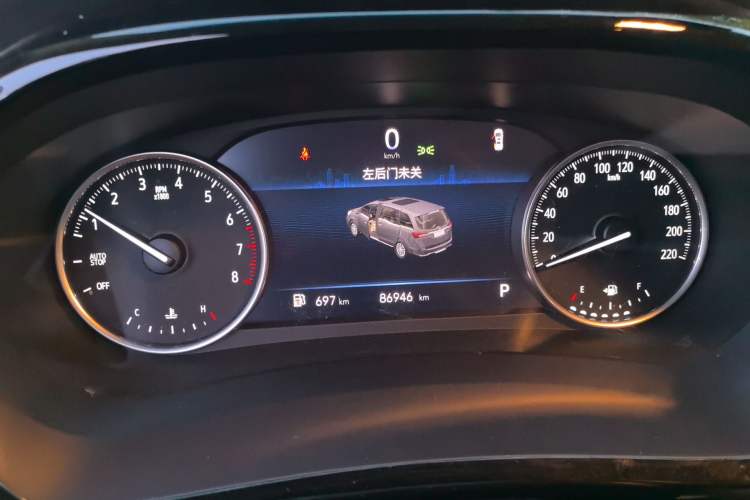 Used Buick GL8 2023 Land Executive Class Comfort Model
