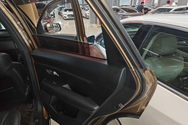 Used Kia KX7 2017 2.0T Automatic Two-Wheel Drive GLS 7-Seater