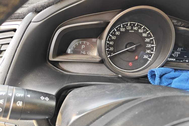 Used Mazda 3 Axela 2017 Sedan 1.5L Automatic Comfort Model China VI Standard Odometer Close Up