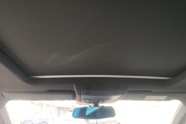 Used Volkswagen T-ROC 2018 280TSI DSG Two-Wheel Drive Luxury Version China VI Standard Headliner