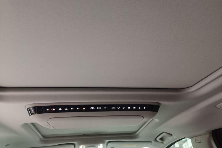 Used Buick GL8 2025 Lu Zun Deluxe Edition