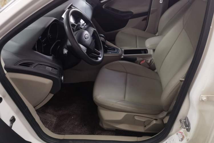 Used Ford Focus 2015 Sedan 1.6L Automatic Comfort Model
