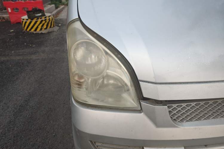 Used Wuling Rongguang 2012 1.2L Extended Basic Version LJY Right Front Headlight
