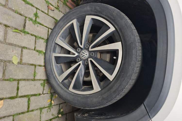 Used Volkswagen Tharu 2020 280TSI Two-Wheel Drive Luxury Edition China VI Standard
