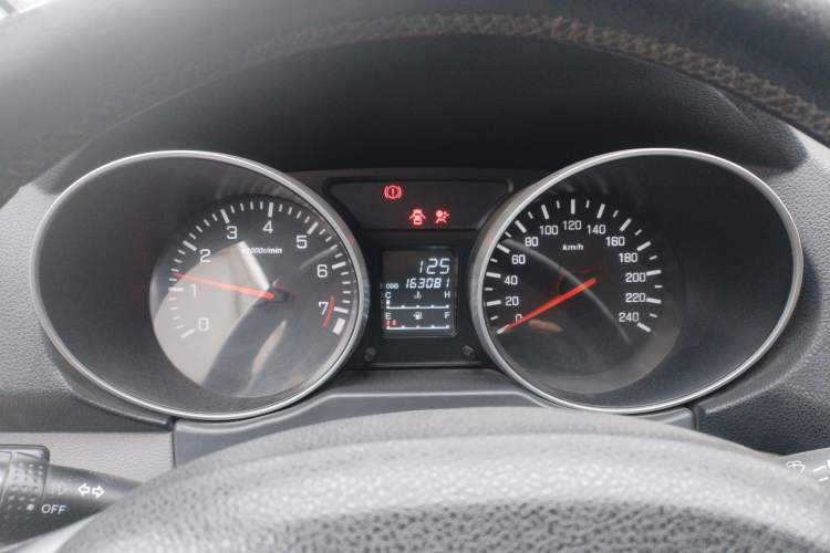 Used FAW Senya S80 2013 1.5L Manual 5-Seat Urban Fashion Edition Instrument Cluster