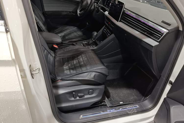 Used Volkswagen Tiguan L New Energy 2022 430 PHEV Plug-in Hybrid Flagship Edition Right Front Seat