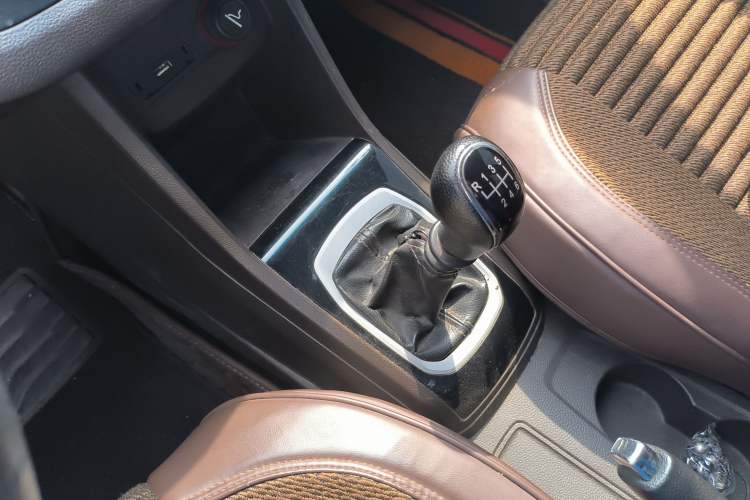 Used Baojun 310W 2017 1.5L Manual Comfort Version China V