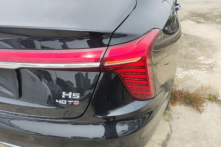 Used Hongqi H5 2024 2.0T Automatic Smart Connect Flagship Edition