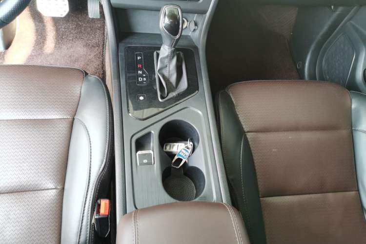 Used Dongfeng Fengon S560 2022 1.5T CVT Elite Version Gear Lever