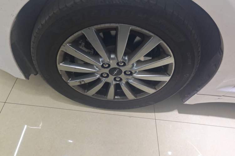 Used Lincoln MKZ 2017 2.0T Luxury Edition Left Front Wheel Hub