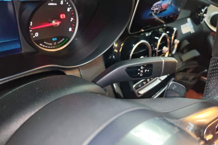 Used Mercedes-Benz C-Class 2019 C 260 Sport Edition Gear Lever