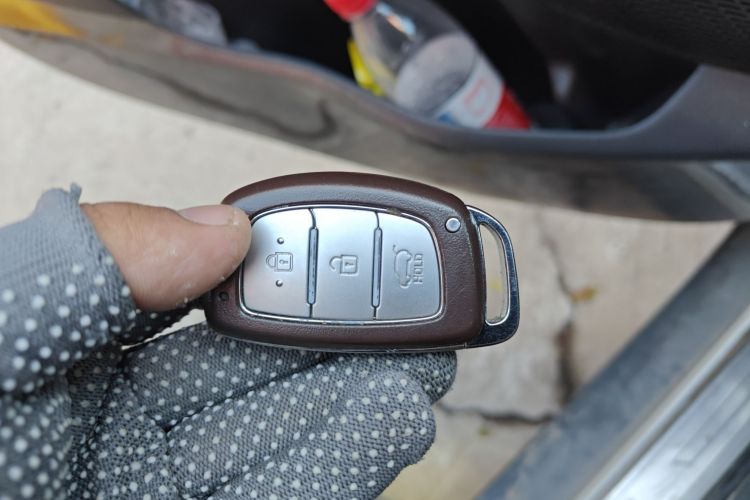 Used Hyundai ix25 2015 1.6L Automatic Two-Wheel Drive Smart GLS Trim Vehicle Key