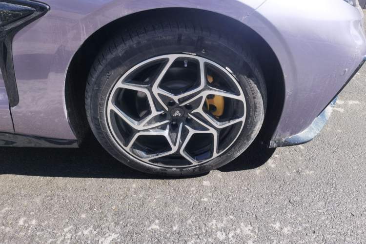 Used NETA GT 2023 560 Right Front Wheel Hub