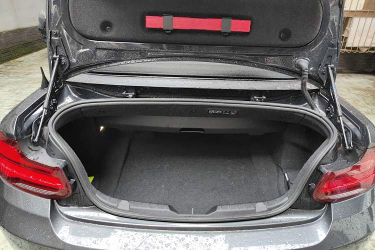 Used BMW 2 Series 2019 225i Convertible Coupe Sports Design Package Trunk