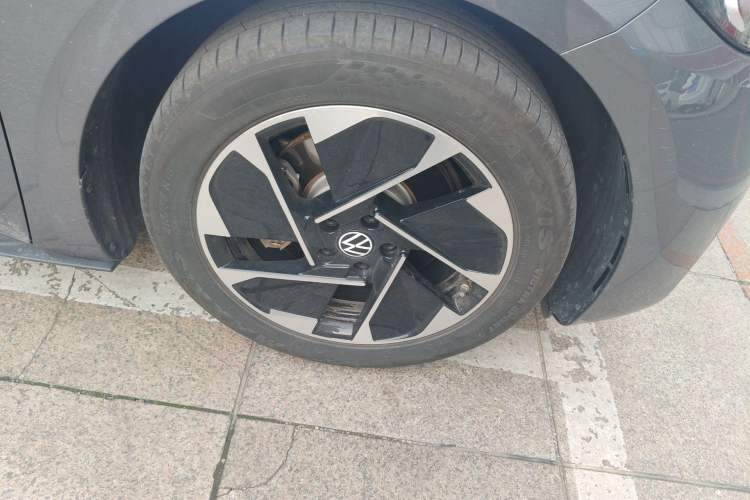 Used Volkswagen ID.3 2025 Smart Edition Outstanding Model Right Front Wheel Hub